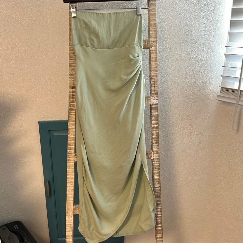Elegant Strapless Green Dress